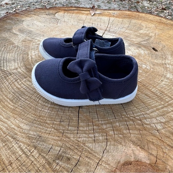 The Children’s Place Toddler Girl Navy Blue Bow Strap Canvas Sneakers Size 4 - Picture 5 of 8